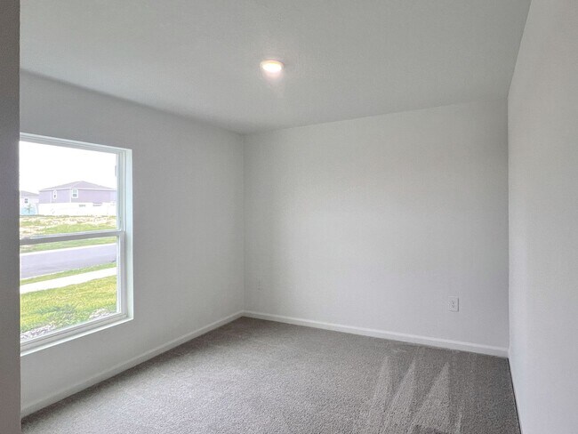 Building Photo - 2240 Crown Rock Blf Dr