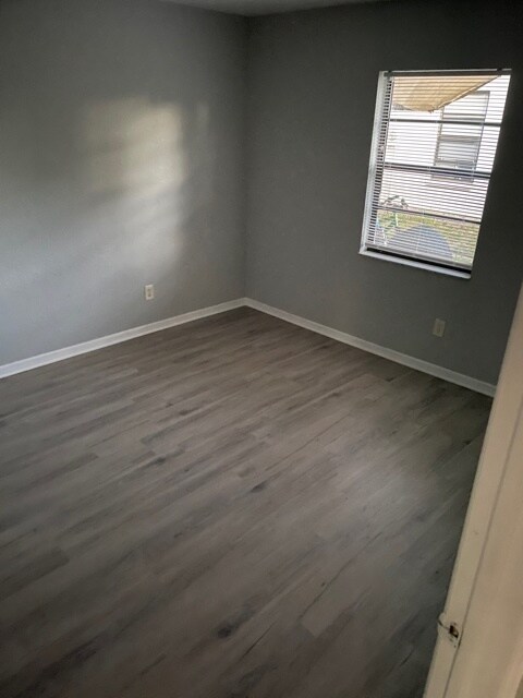 Building Photo - 9562 Lynn Ln