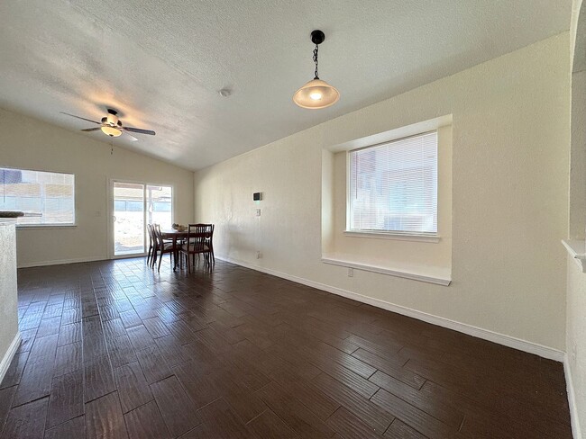 Building Photo - East El Paso 4 bed Refrig A/C close to Park!