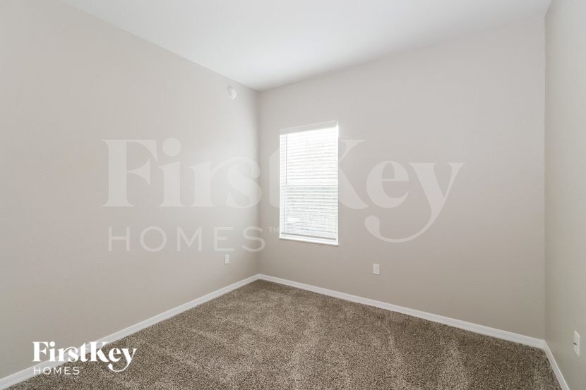 Building Photo - 6127 Evansbrook Dr
