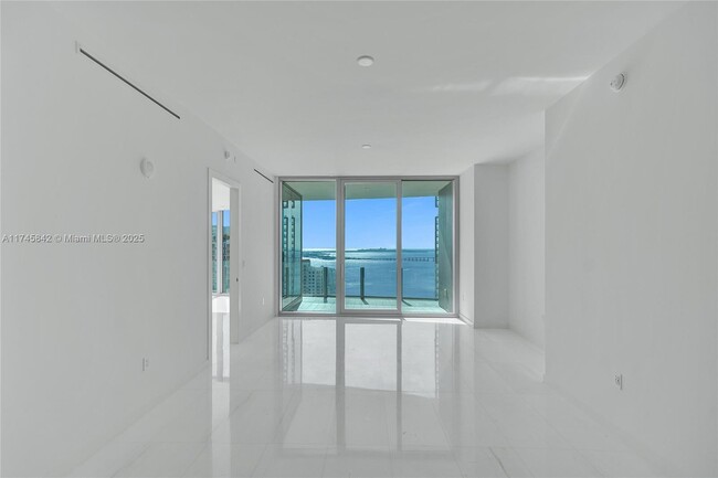 Building Photo - 300 Biscayne Blvd Way