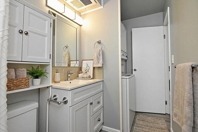 Building Photo - Live the Happy Life at Lele Pono – Aiea