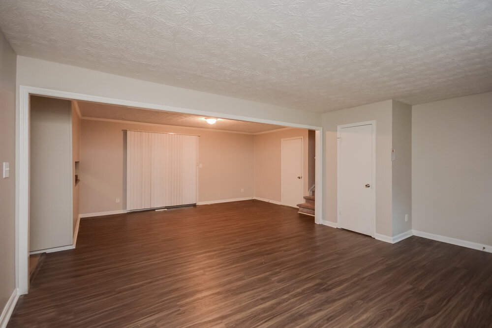 Building Photo - 990 Woodbridge Dr NE