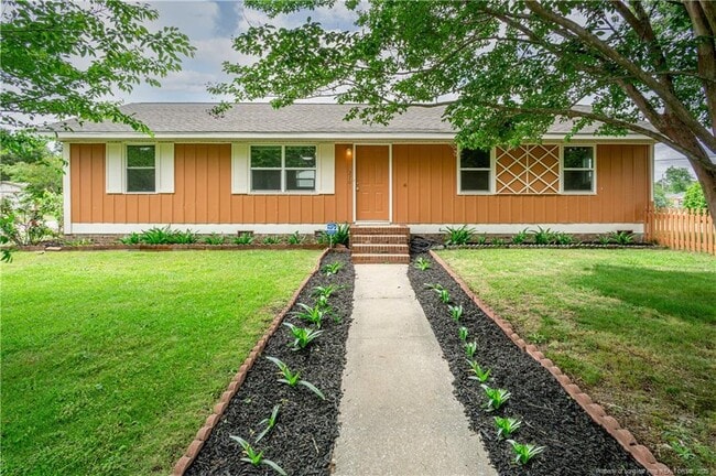 Primary Photo - 2701 Daly Ave