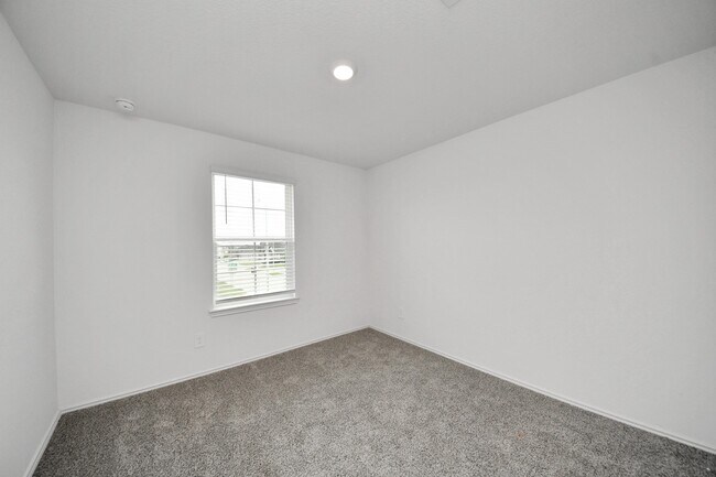 Building Photo - 31303 Heddington Ln