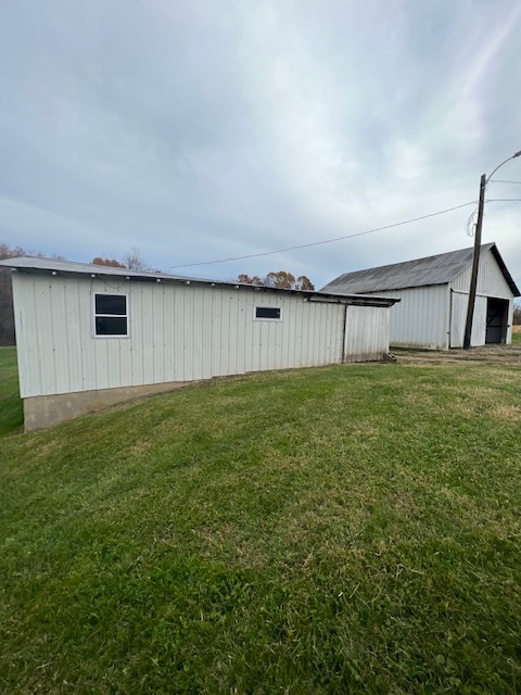 Building Photo - 682 W Clark Rd