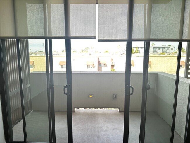 Building Photo - Contour on Campbell 1 bed 1.5 bath condo