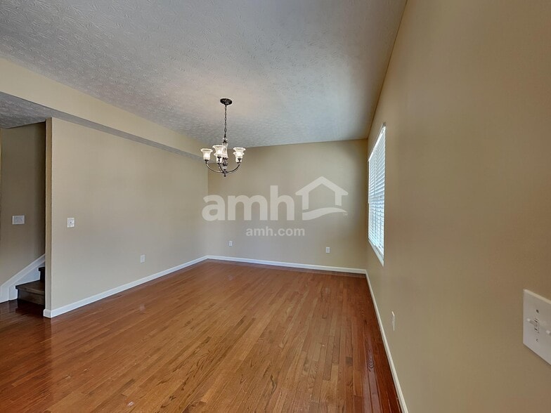 Building Photo - 9766 Soaring Breezes