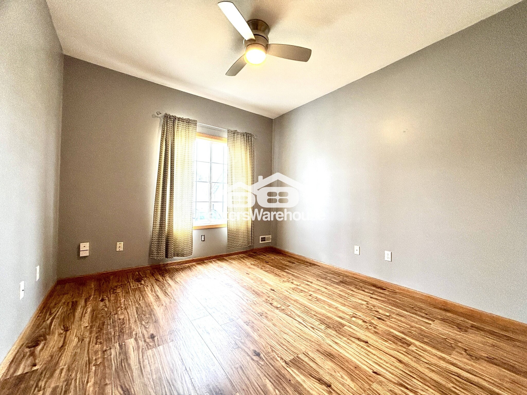 Building Photo - 950 67th St