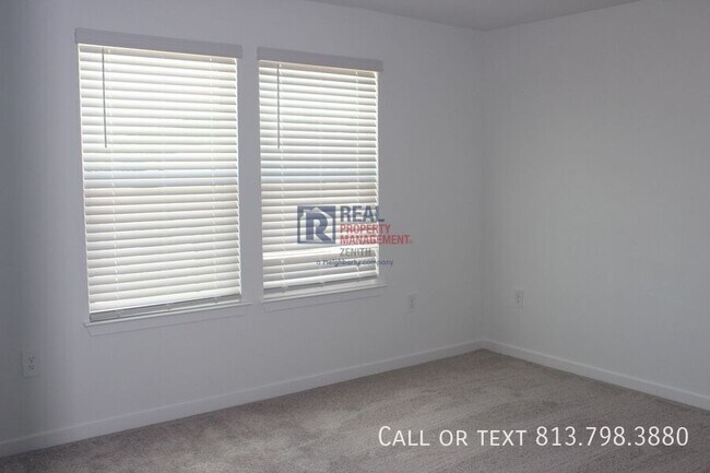 Building Photo - 11225 Sycamore Glen Loop