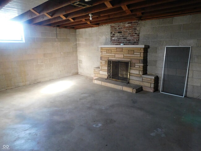 Building Photo - 1041 N Bluff Rd