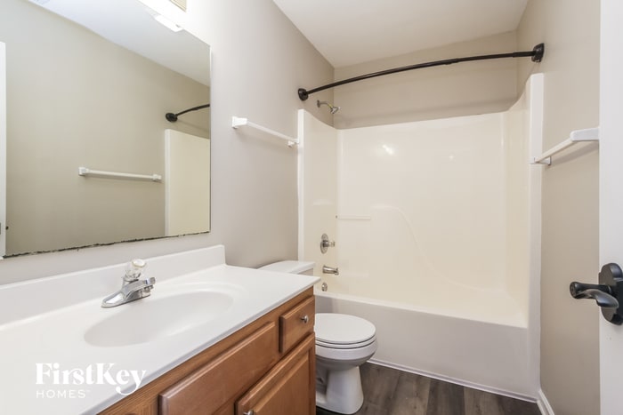 Building Photo - 7203 Tresa Dr
