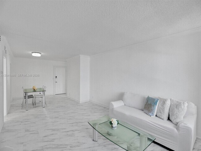 Building Photo - 2501 S Ocean Dr