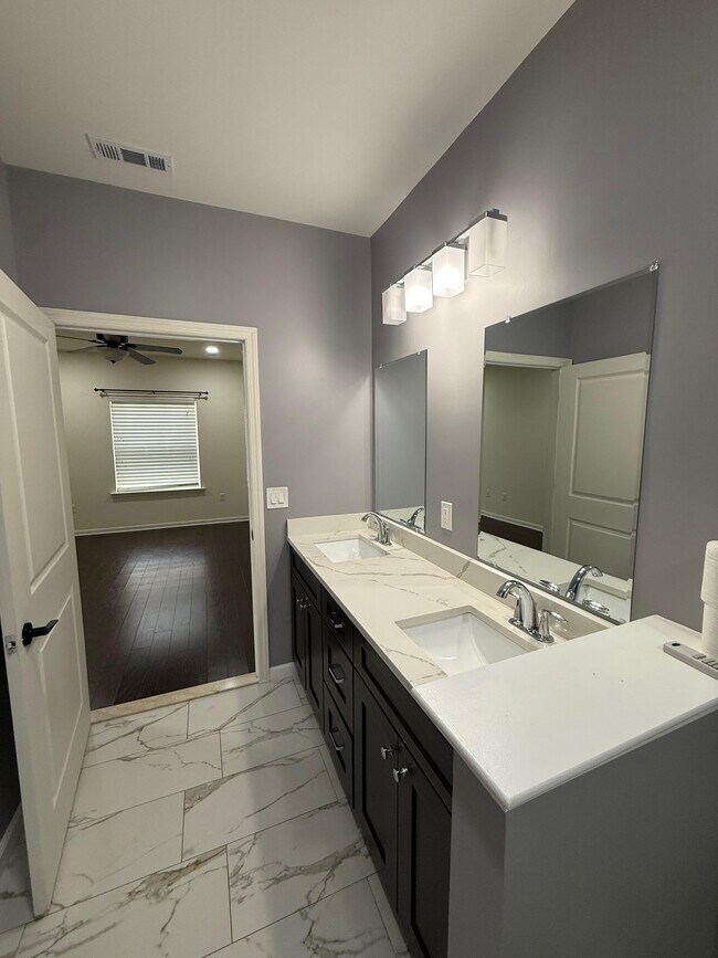 Building Photo - 518 E Celebration Way