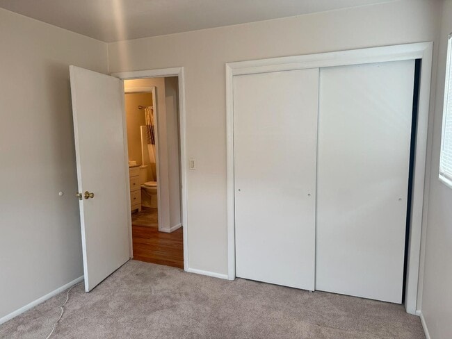 Building Photo - 193 Nicoletti Dr