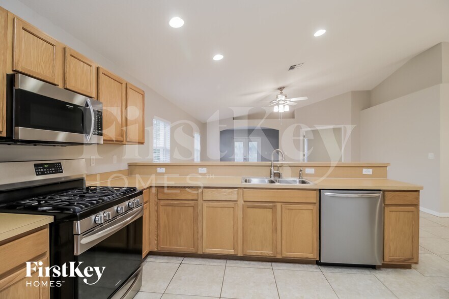 Building Photo - 1319 Macon Dr