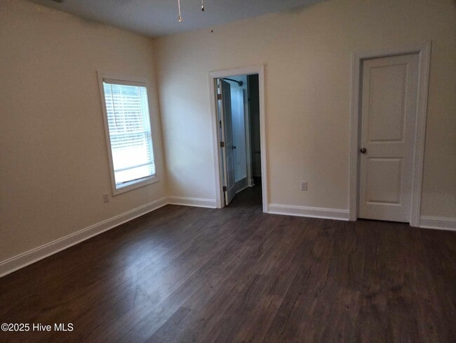 Building Photo - 613 Hobbs Dr