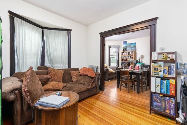 Primary Photo - 34 Belknap St