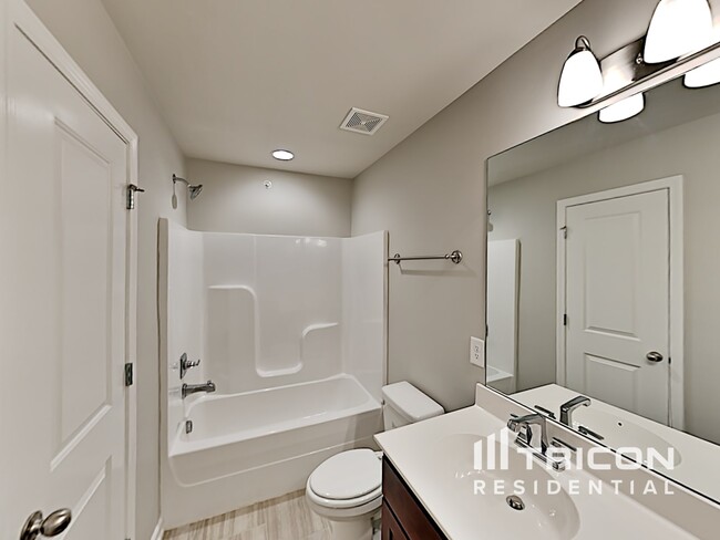 Building Photo - 204 Ashmere Ct