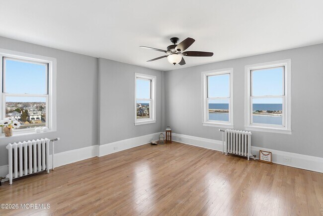 Building Photo - 400 Deal Lake Dr