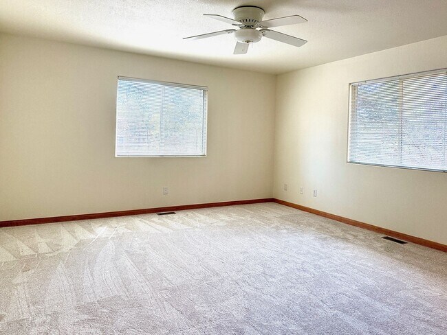 Building Photo - Warm & Spacious Woodmoor Home in a Fantast...