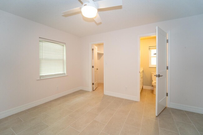 Building Photo - 22 1/2 Fancher Ct