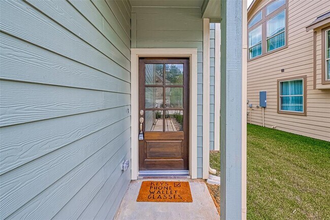 Building Photo - 228 N Spotted Fern Dr