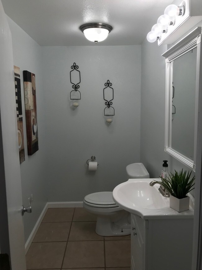 Building Photo - Fabulous 4BR home in the heart of Broomfield