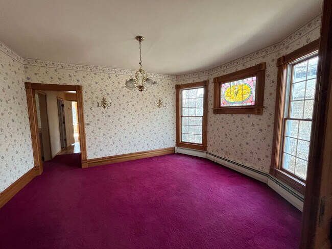 Building Photo - 940 Woodlawn St