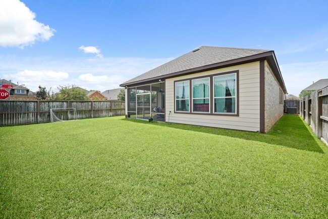 Building Photo - 6002 Daggerwing Wy