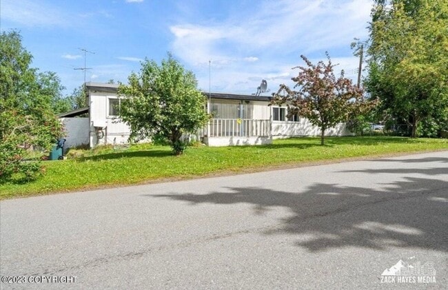 Building Photo - Rare Find! Spacious East Anchorage Home wi...