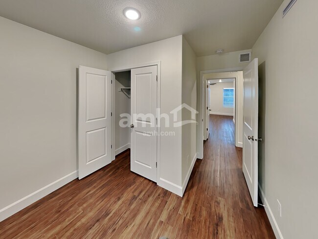 Building Photo - 6018 W Copper Hawk Dr