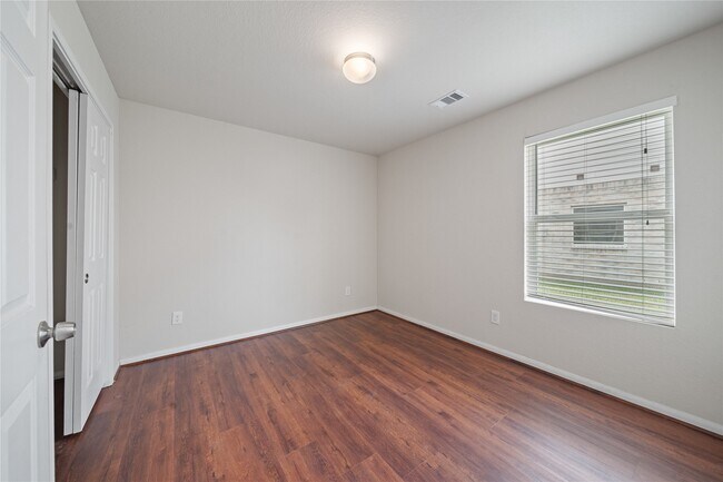 Building Photo - 19011 Taverns Corner Ct