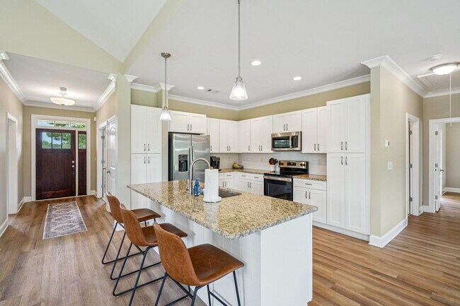 Building Photo - 202 Sage Ct
