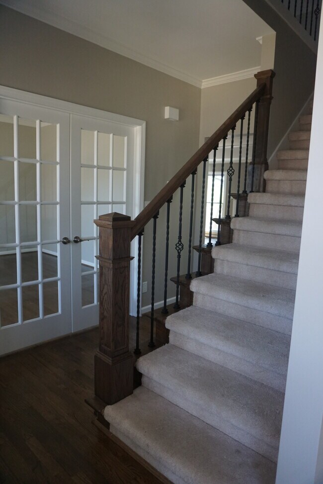 Building Photo - 612 Tiffany Dr