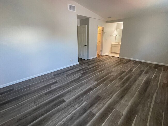 Building Photo - Updated Gorgeous Antioch Home with Pool