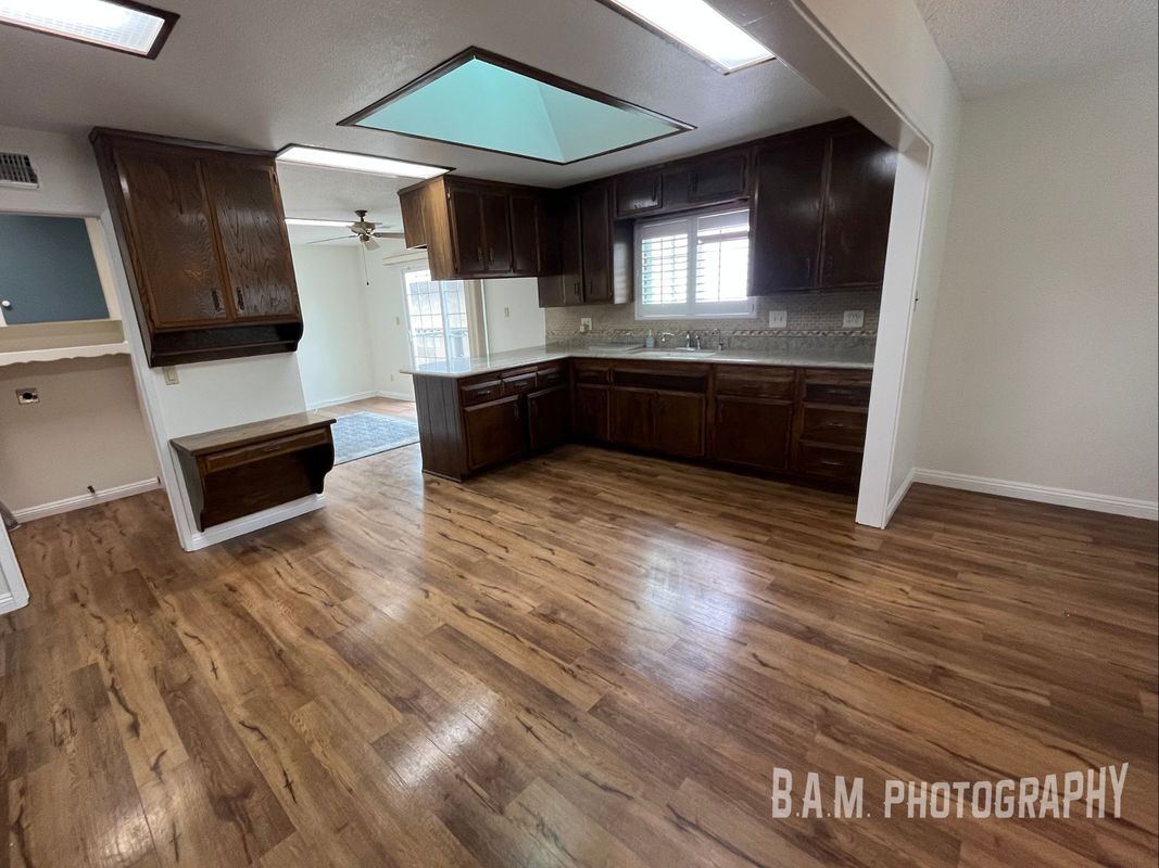 Building Photo - 20604 Wardham Ave