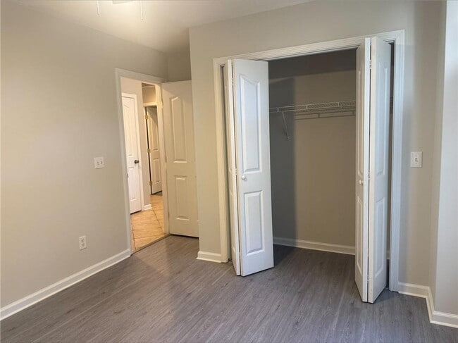 Building Photo - 106 Windridge Dr