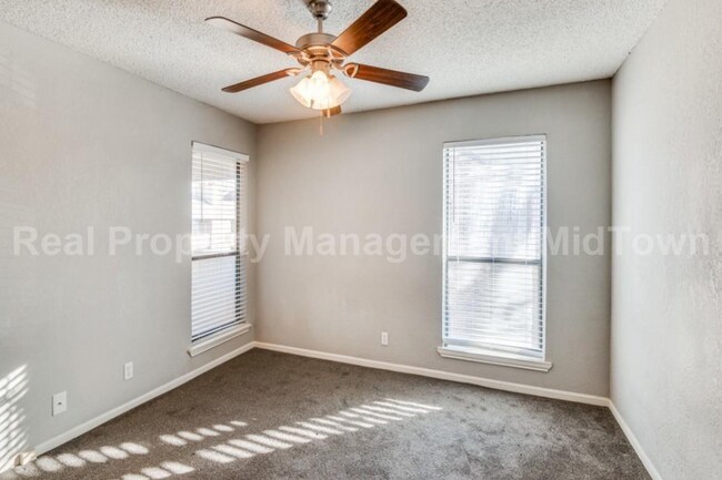 Building Photo - 1101 Calico Ln