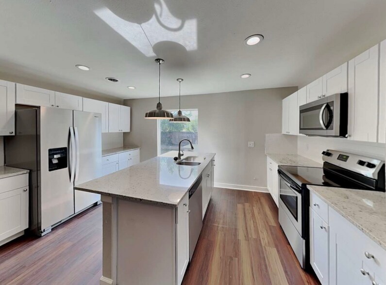 Building Photo - 11039 Grange Creek Dr