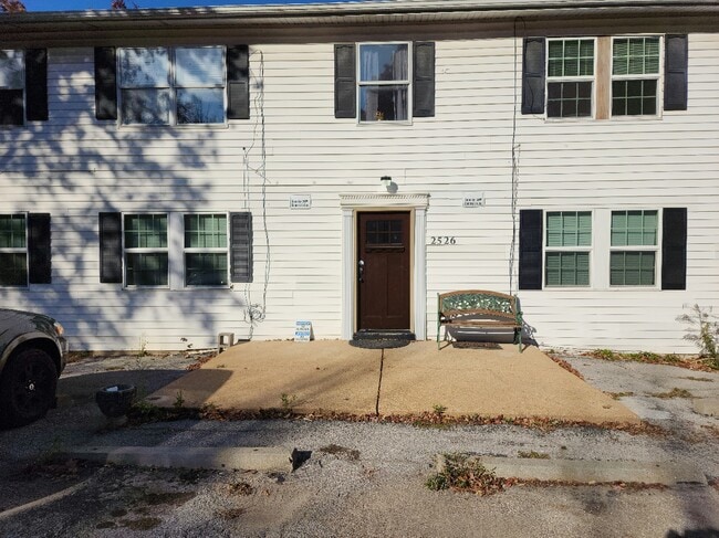 Building Photo - 2526 Gravois Rd