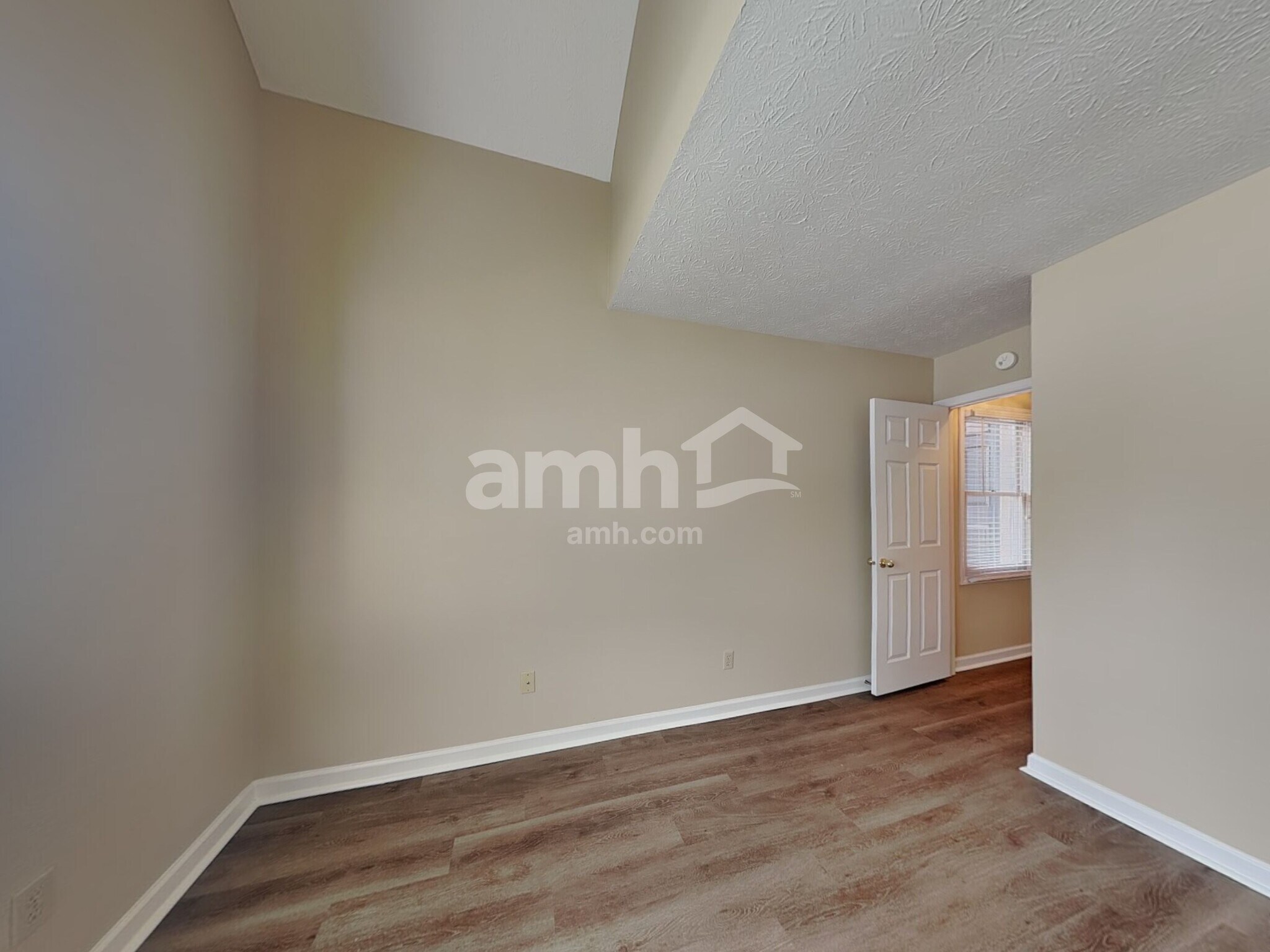 Building Photo - 4741 Common View Cir