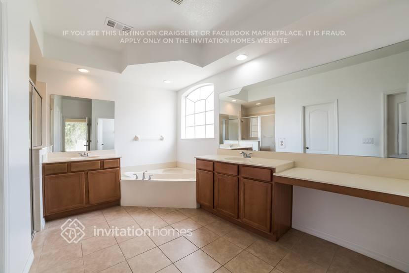 Building Photo - 1342 Jecenia Blossom Dr