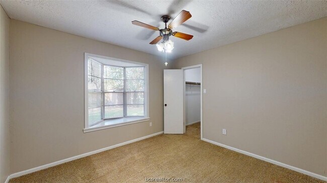 Building Photo - 3004 Longleaf Dr