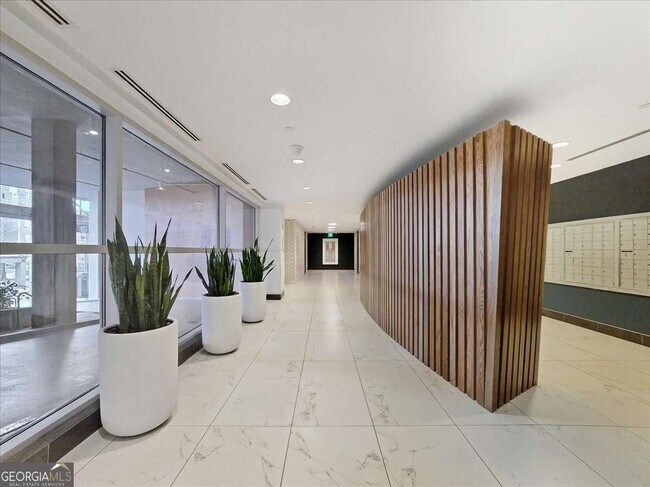 Building Photo - 923 Peachtree St NE