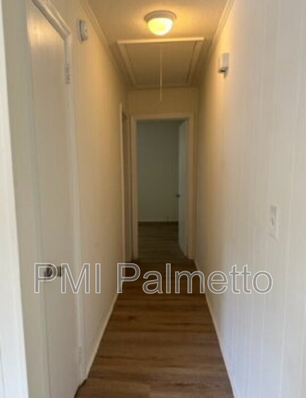 Building Photo - 1216 Chevis St