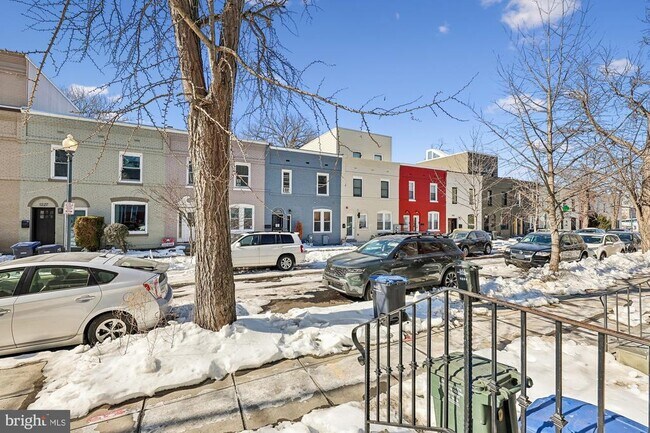 Building Photo - 1226 Carrollsburg Pl SW