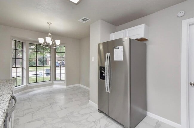 Building Photo - 7726 Springville Dr