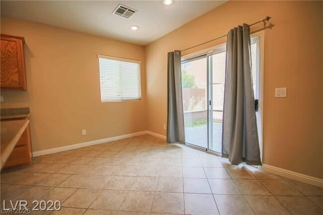 Building Photo - 9242 Grassy Weep Ct