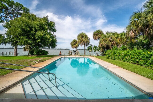 Building Photo - 845 S Tropical Trail